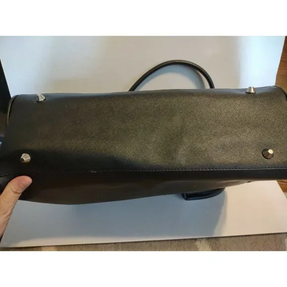 Mary Kay Handbag- Black With Plural Interior - Picture 2 of 3